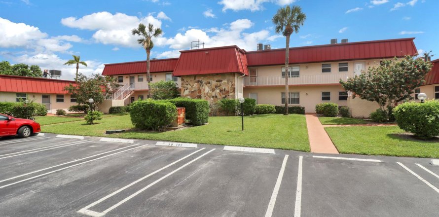 Condo in Royal Palm Beach, Florida, 2 bedrooms № 2187994