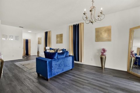 Casa en venta en Sun City Center, Florida, 4 dormitorios, 255.48 m2 № 2221376 - foto 3