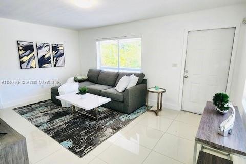 Appartement à louer à Miami, Floride: 2 chambres, 111.48 m2 № 2016645 - photo 2