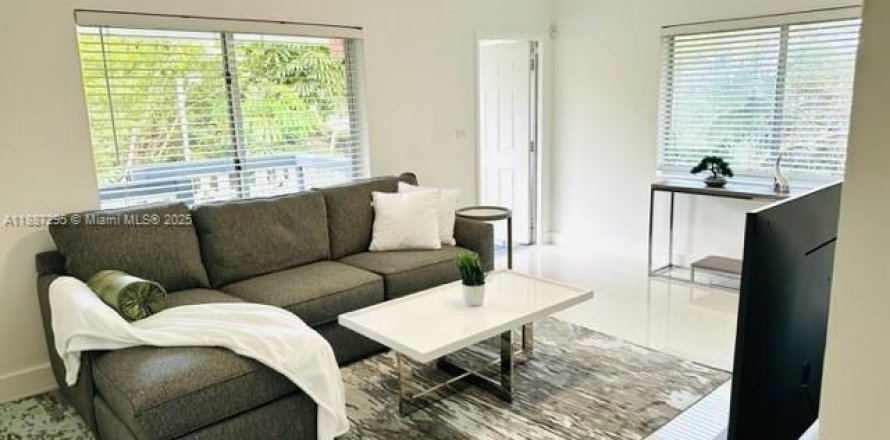 Appartement à Miami, Floride 2 chambres, 111.48 m2 № 2016645