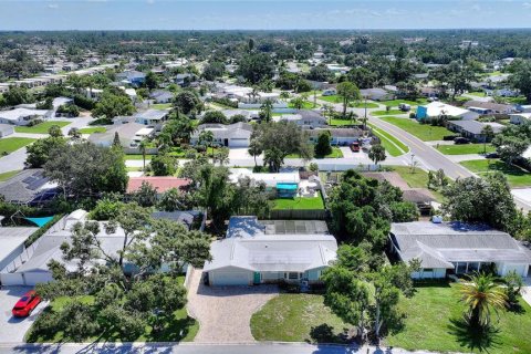 Villa ou maison à louer à Sarasota, Floride: 3 chambres, 154.12 m2 № 1900250 - photo 5