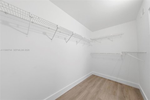 Condominio en venta en Pembroke Pines, Florida, 2 dormitorios, 140 m2 № 2052478 - foto 23