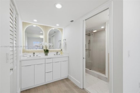 Condominio en venta en Pembroke Pines, Florida, 2 dormitorios, 140 m2 № 2052478 - foto 27