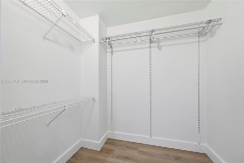 Condominio en venta en Pembroke Pines, Florida, 2 dormitorios, 140 m2 № 2052478 - foto 22