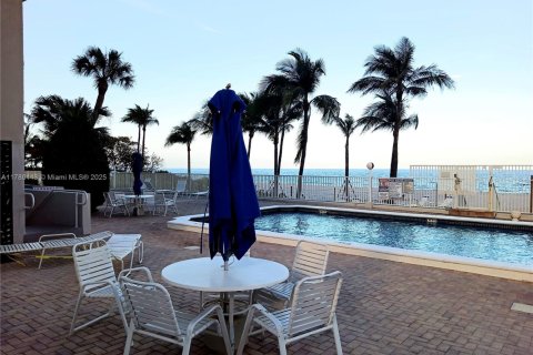 Copropriété à louer à Pompano Beach, Floride: 2 chambres, 130.06 m2 № 1868561 - photo 2