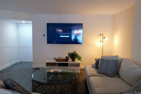 Copropriété à louer à Pompano Beach, Floride: 2 chambres, 130.06 m2 № 1868561 - photo 17