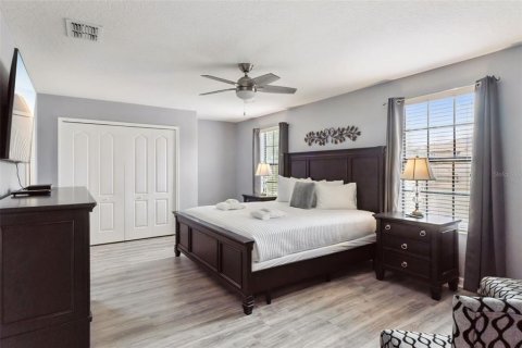 House in Davenport, Florida 6 bedrooms, 321.91 sq.m. № 2239942 - photo 18