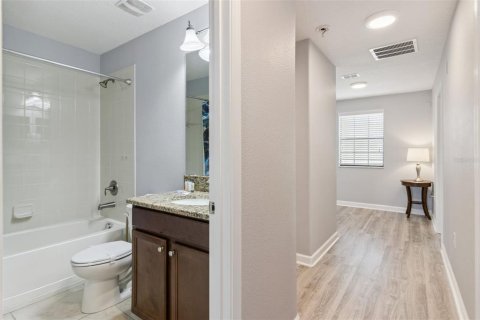 House in Davenport, Florida 6 bedrooms, 321.91 sq.m. № 2239942 - photo 30