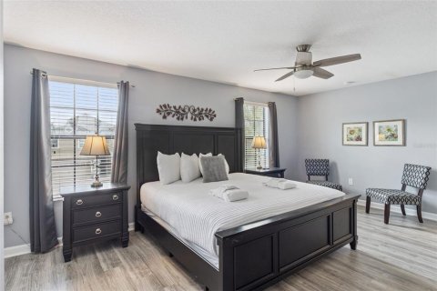 House in Davenport, Florida 6 bedrooms, 321.91 sq.m. № 2239942 - photo 17