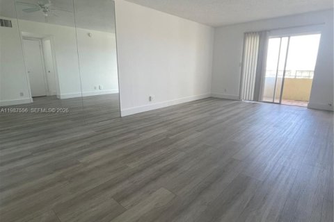 Copropriété à vendre à Fort Lauderdale, Floride: 1 chambre, 64.1 m2 № 2048932 - photo 4