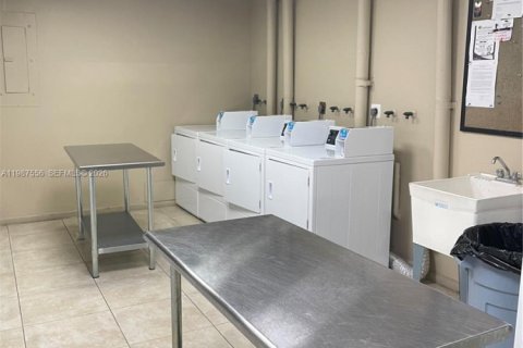 Copropriété à vendre à Fort Lauderdale, Floride: 1 chambre, 64.1 m2 № 2048932 - photo 15