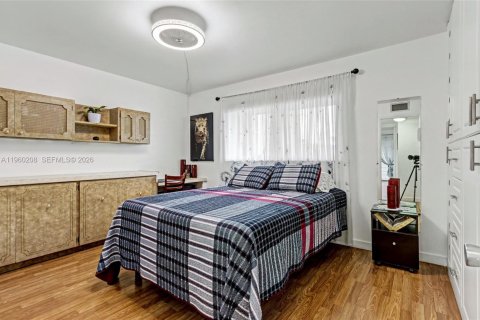 Condo in Hollywood, Florida, 2 bedrooms  № 2022095 - photo 27