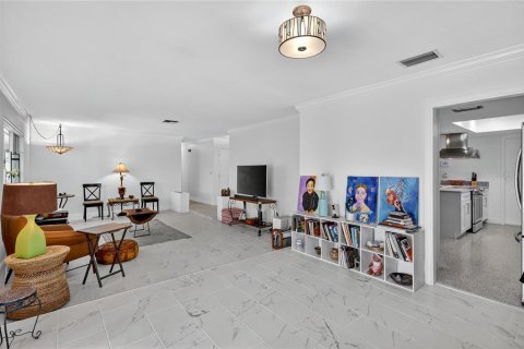 House in Tampa, Florida 4 bedrooms, 166.39 sq.m. № 1880716 - photo 18