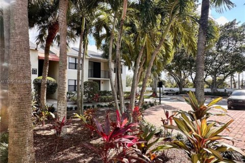 Condo in West Palm Beach, Florida, 1 bedroom  № 1709870 - photo 10