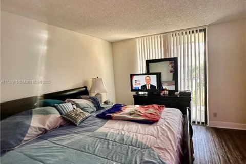Condo in West Palm Beach, Florida, 1 bedroom  № 1709870 - photo 6