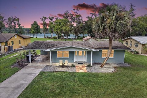 House in Eustis, Florida 2 bedrooms, 96.43 sq.m. № 2356611
