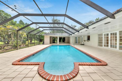 House in Palmetto Bay, Florida 4 bedrooms, 276.76 sq.m. № 1921961 - photo 15