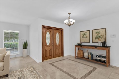 House in Palmetto Bay, Florida 4 bedrooms, 276.76 sq.m. № 1921961 - photo 4