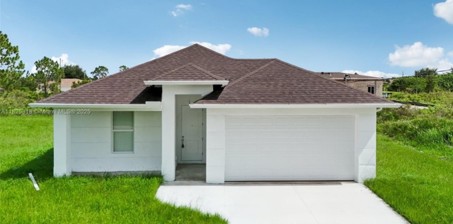 House in Lehigh Acres, Florida 4 bedrooms, 142.51 sq.m. № 1792499