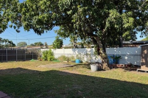 House in Miramar, Florida 3 bedrooms, 97.27 sq.m. № 1966761 - photo 3