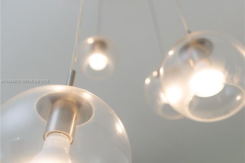 House in Miami, Florida 4 bedrooms, 145.95 sq.m. № 1999724 - photo 28