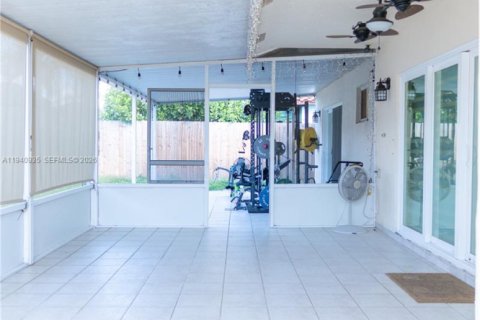 Casa en venta en Miami, Florida, 4 dormitorios, 145.95 m2 № 1999724 - foto 16