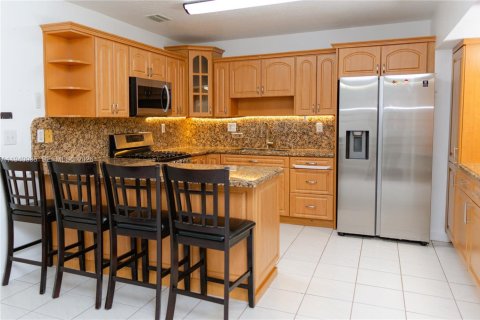 Casa en venta en Miami, Florida, 4 dormitorios, 145.95 m2 № 1999724 - foto 12