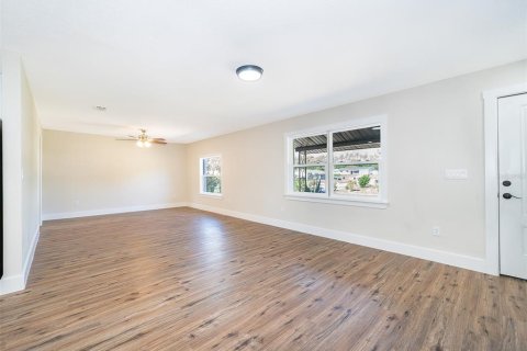 House in Orlando, Florida 3 bedrooms, 130.43 sq.m. № 1725382 - photo 6