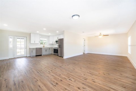 House in Orlando, Florida 3 bedrooms, 130.43 sq.m. № 1725382 - photo 5