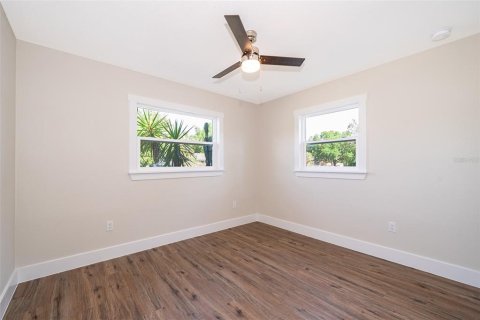 House in Orlando, Florida 3 bedrooms, 130.43 sq.m. № 1725382 - photo 17