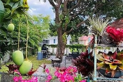 Villa ou maison à louer à Tamarac, Floride: 3 chambres, 228.35 m2 № 2008669 - photo 2