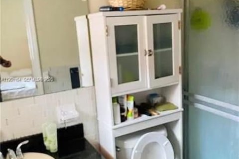 Villa ou maison à louer à Tamarac, Floride: 3 chambres, 228.35 m2 № 2008669 - photo 8