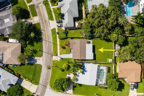 House in Saint Petersburg, Florida 3 bedrooms, 138.52 sq.m. № 1716938 - photo 4