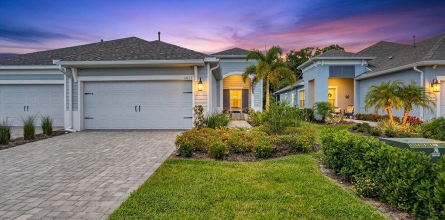 House in Parrish, Florida 2 bedrooms, 140.47 sq.m. № 2140524