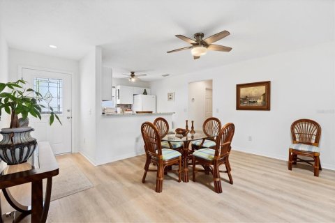 Casa en alquiler en The Villages, Florida, 3 dormitorios, 117.52 m2 № 1870619 - foto 5