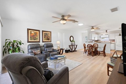 Casa en alquiler en The Villages, Florida, 3 dormitorios, 117.52 m2 № 1870619 - foto 14