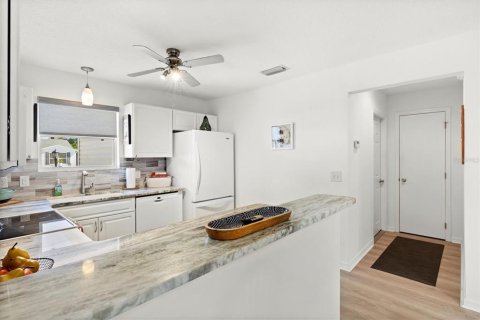 Casa en alquiler en The Villages, Florida, 3 dormitorios, 117.52 m2 № 1870619 - foto 8