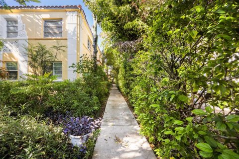 Купить кондоминиум в Майами-Бич, Флорида 1 спальня, 72.46м2, № 2035658 - фото 3