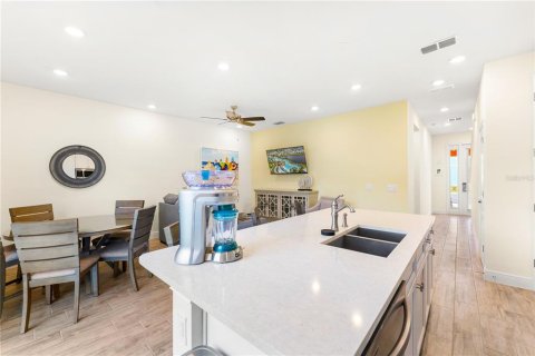 Adosado en alquiler en Kissimmee, Florida, 3 dormitorios, 143.53 m2 № 1843229 - foto 9