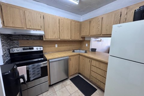 Снять в аренду квартиру в Норт-Майами, Флорида 1 спальня, 72.65м2, № 1972279 - фото 7