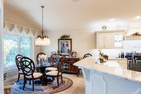 House in The Villages, Florida 3 bedrooms, 195.75 sq.m. № 1884199 - photo 13