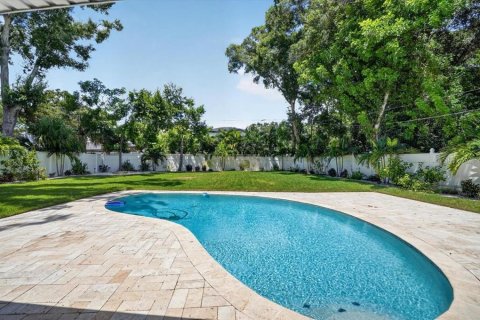 Villa ou maison à vendre à Saint Petersburg, Floride: 3 chambres, 292.64 m2 № 2410348 - photo 6