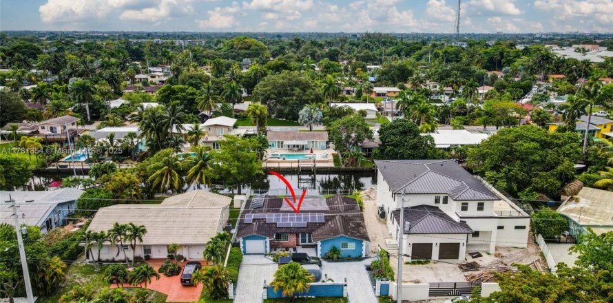 House in Fort Lauderdale, Florida 3 bedrooms, 182.46 sq.m. № 1868744