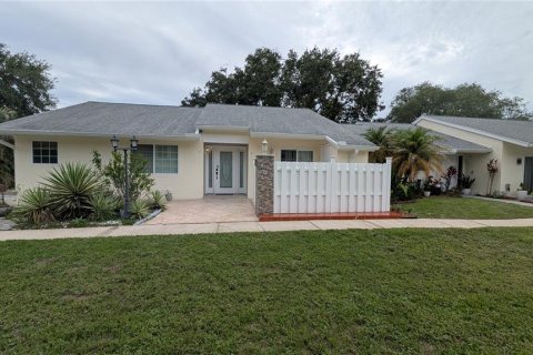 Condominio en Palm Harbor, Florida, 3 dormitorios  № 2156029