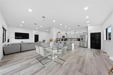 Villa ou maison à vendre à Homestead, Floride: 3 chambres, 175.12 m2 № 1999267 - photo 10