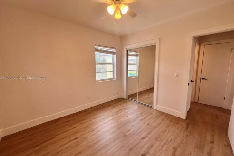 Villa ou maison à louer à Lake Worth, Floride: 1 chambre, 46.45 m2 № 2008576 - photo 5