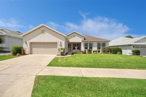 House in Leesburg, Florida 3 bedrooms, 238.85 sq.m. № 2114502 - photo 2
