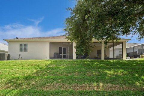 House in Leesburg, Florida 3 bedrooms, 238.85 sq.m. № 2114502 - photo 27