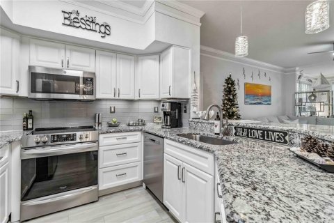 Condo in Sarasota, Florida, 2 bedrooms  № 1732192 - photo 8