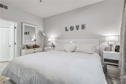 Condo in Sarasota, Florida, 2 bedrooms  № 1732192 - photo 23